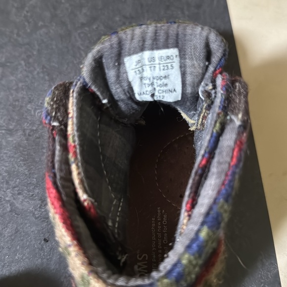 Toms, sweater high top, toddler 7, Velcro closure - Picture 7 of 7